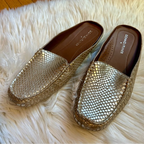 Donald J Pliner Lovage Metallic Gold Slip-on - Picture 2 of 7